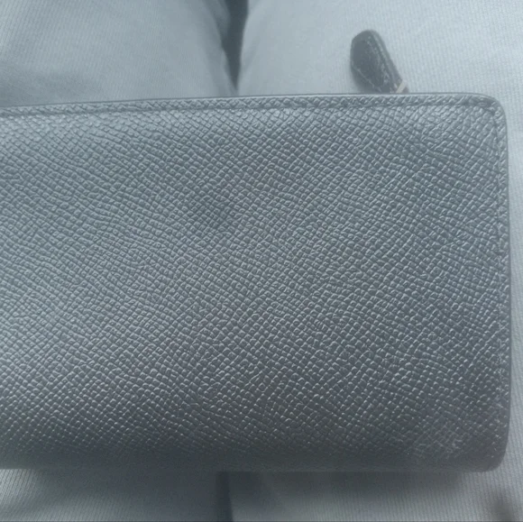 Coach - Picture 2 of 3